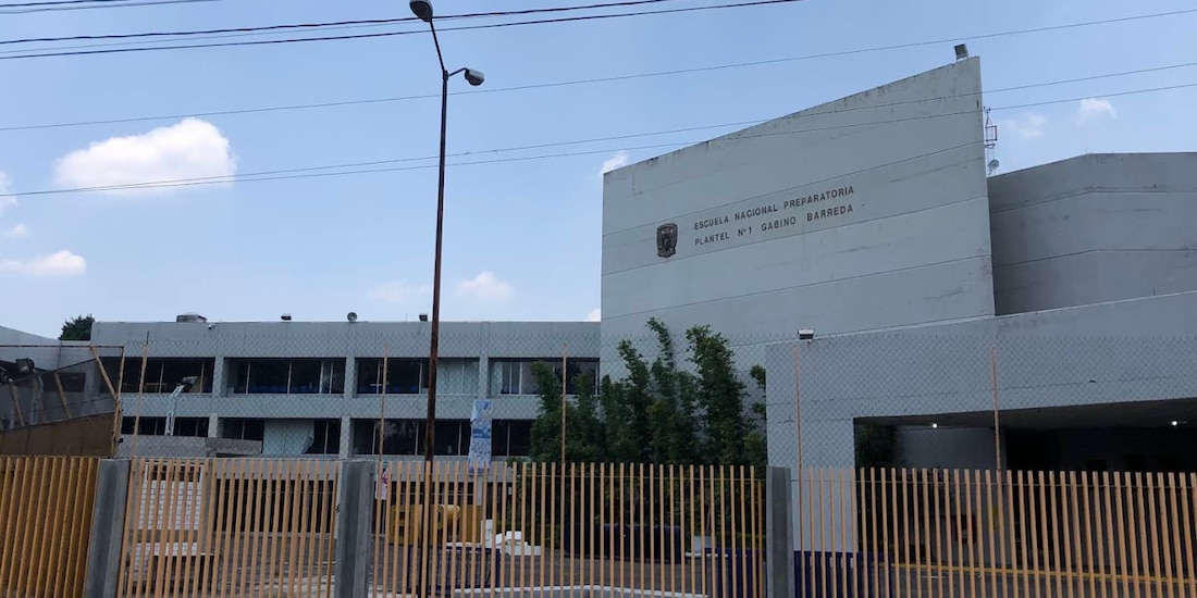 Entrada de la ENP Plantel 1 de al UNAM, en una fotografía ilustrativa.