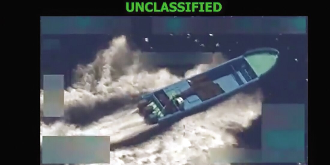 Momento en el que Estados Unidos ataca otra “narcolancha”, ahora en el océano Pacífico, ayer.