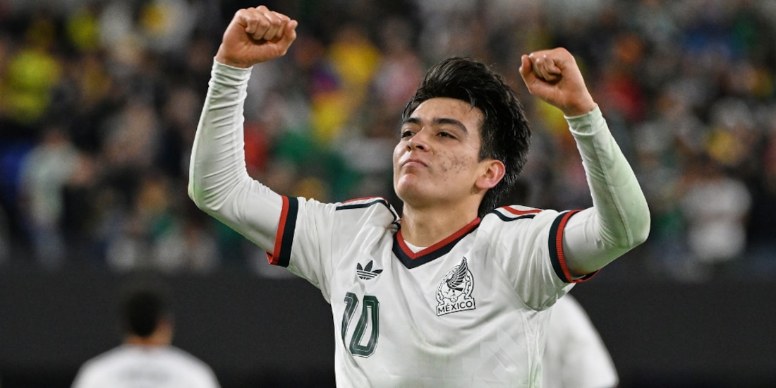 Gilberto Mora se estrena como el 10 del Tricolor.