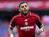 Alexis Vega, estrella de los Diablos Rojos del Toluca, es captado en un altercado con un conductor