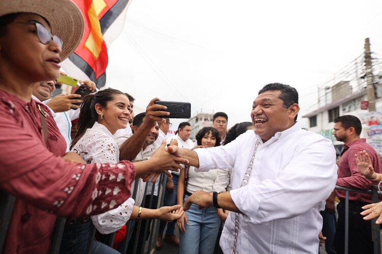 Se mostró cercano a la gente y refrendó su compromiso con ella.