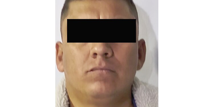 El detenido fue identificado como Gustavo Botello.