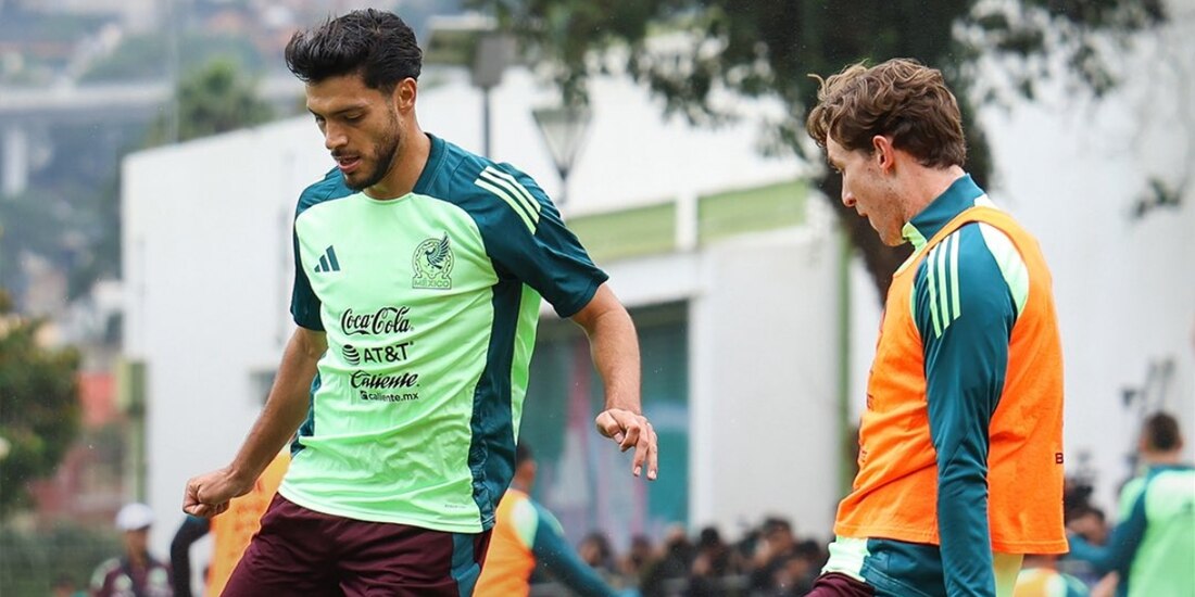 Raúl Jiménez en un entrenamiento de la Selección Mexicana