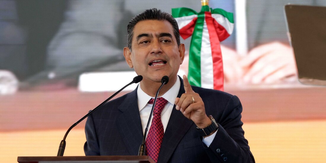 Sergio Salomón Céspedes, exgobernador de Puebla, asumió oficialmente la titularidad del Instituto Nacional de Migración (INM), en sustitución de Francisco Garduño.