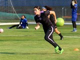 Norma Palafox conduce el balón durante un entrenamiento con el Cruz Azul, su nuevo equipo en la Liga MX Femenil.