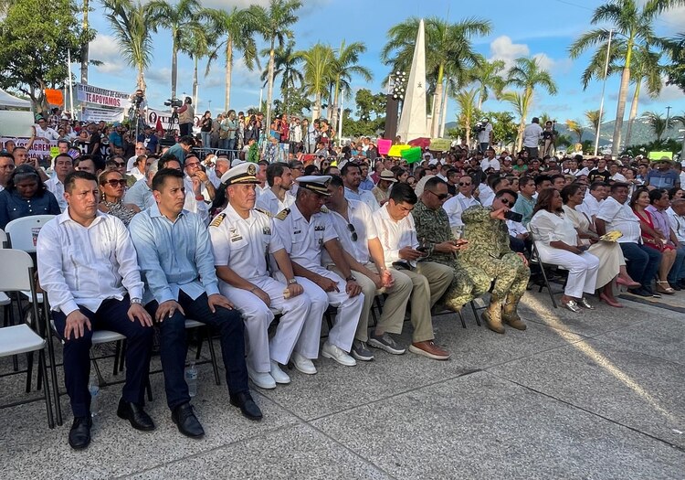 Abelina López destaca avances en seguridad y la reactivación económica de Acapulco en su último informe.