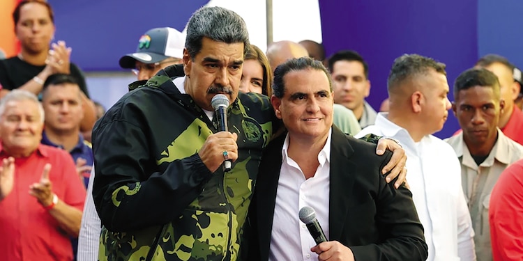 NICOLÁS Maduro y Alex Saab en un evento en Caracas, en foto de archivo.