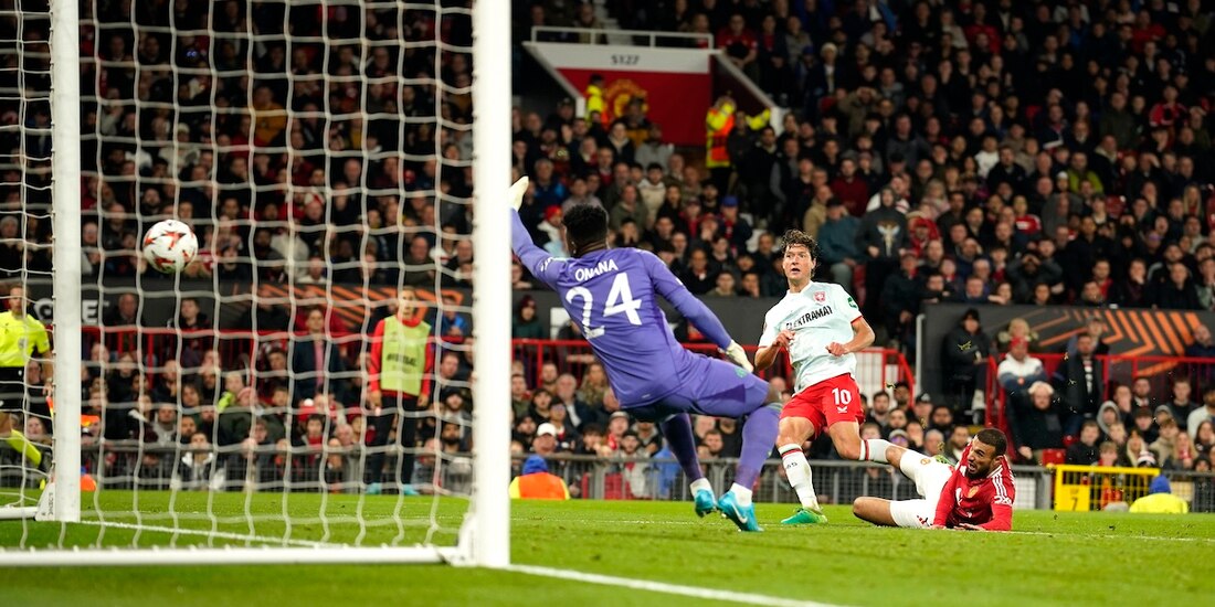 Sam Lammers, en el momento en el marcó el tanto del empate, ayer.