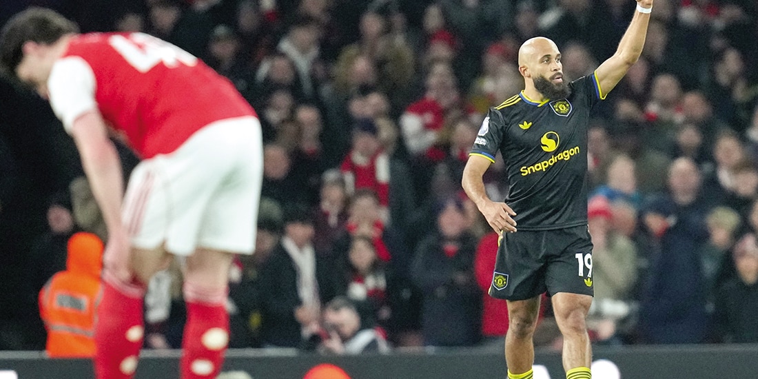 Matheus Cunha celebra el gol del United, ayer, en la Premier League.