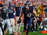 Bo Nix celebra tras marcar ante los Rams.