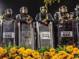 Policías capitalinos impidieron la noche del miércoles el avance sobre Tlalpan.