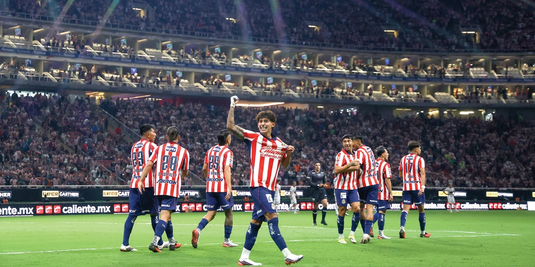 SANTIAGO SANDOVAL festeja su segunda anotación contra el equipo auriazul en la Perla Tapatía, anoche