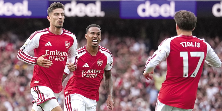 Inglaterra tiene 4 clubes en top 10 de los más caros