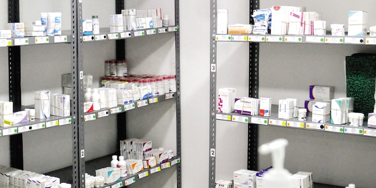 Gobierno de Sonora recorta gasto a Salud pese a falta de medicinas
