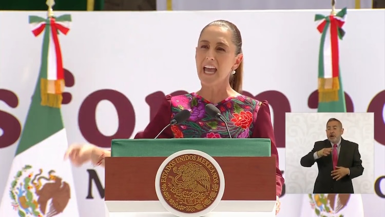 Claudia Sheinbaum, Presidenta de México da un mensaje al pueblo en el Zócalo de la Ciudad de México