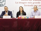 La secretaria de Turismo, flanqueada por el titular de Turismo de Chiapas y una representante del Récord Guinness.
