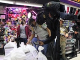 Aseguran videojuegos, consolas y figuras en Friki Plaza, Meave y Fan Center de CDMX