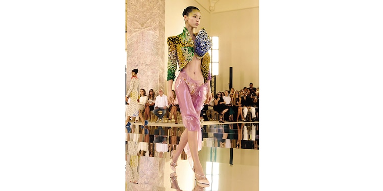 LOS ATUENDOS de Schiaparelli se inspiraron en Gaudí