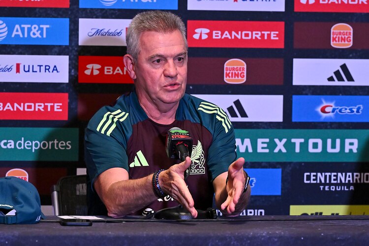 Javier Aguirre en una conferencia de prensa de la Selección Mexicana