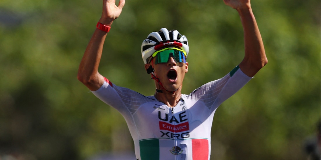 Isaac del Toro tras ganar la segunda etapa.