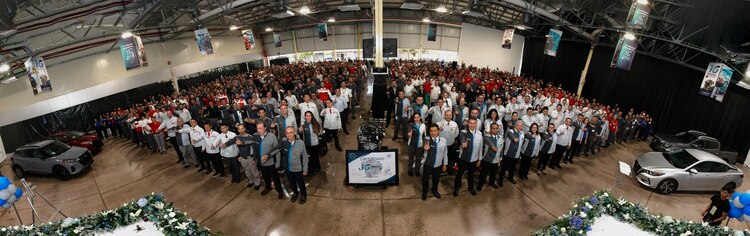 Más de 2,700 personas trabajan en sincronía para producir motores de la máxima calidad.