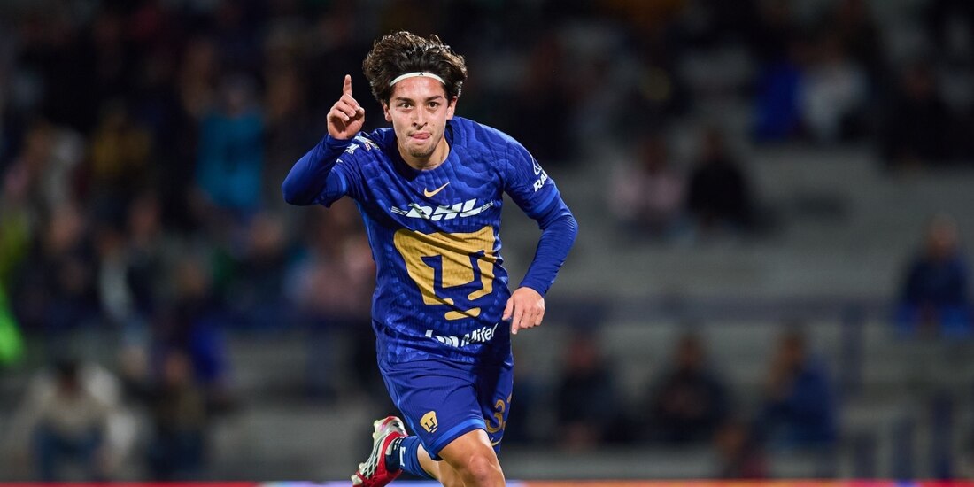 Jordan Carrillo festeja su primer gol con Pumas en el Clausura 2026.