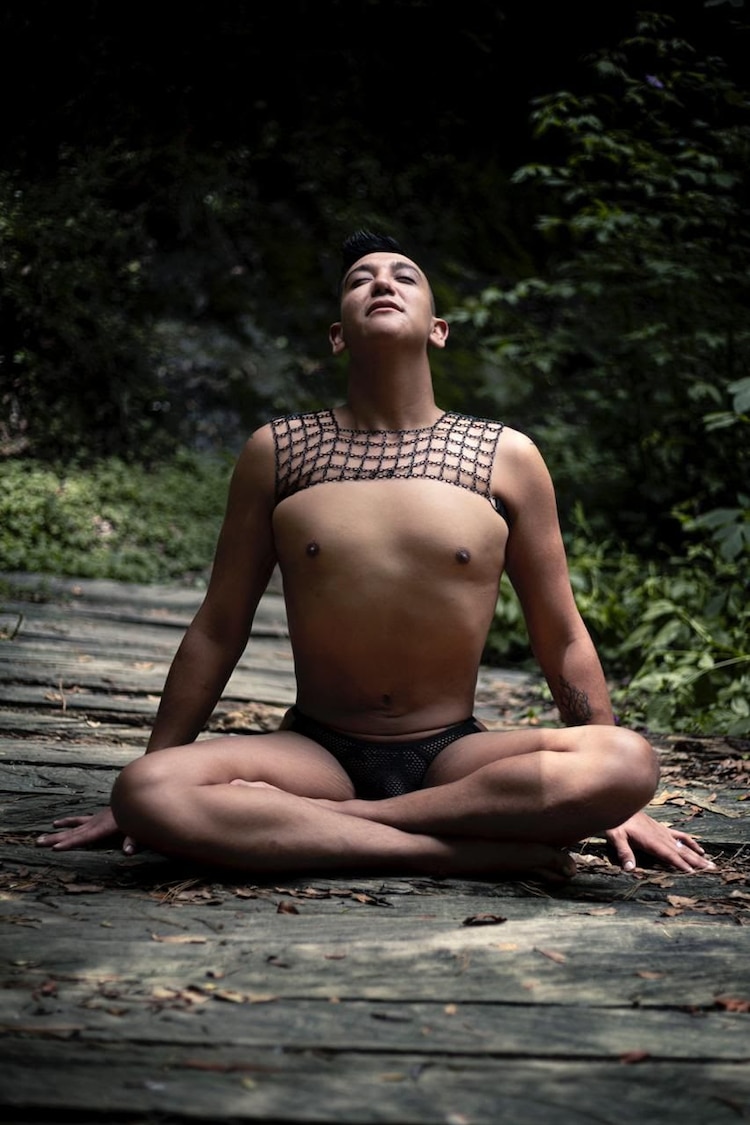 Farath Coronel posa con la lencería