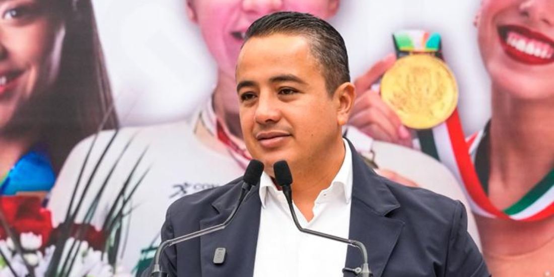 Janecarlo Lozano destina 5.4 millones de pesos a atletas de Gustavo A. Madero.