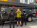 El hombre detenido por las autoridades.