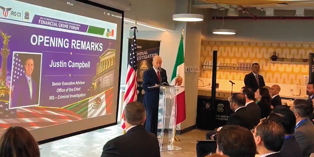 EN EL FORO Internacional de Delitos Financieros destacó la ponencia del embajador
de EU en México, Ronald Johnson con autoridades federales de ambos países, ayer