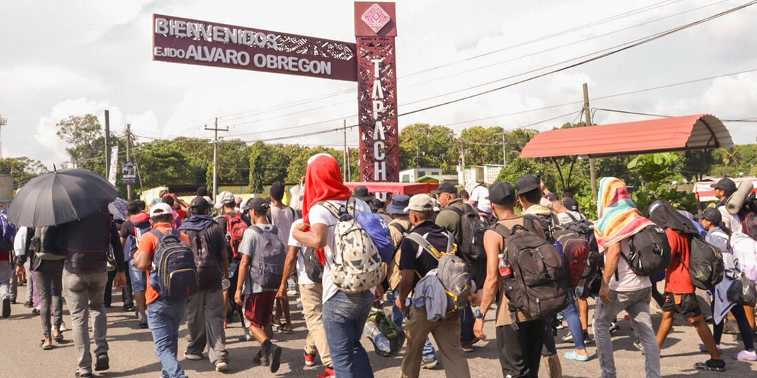 Una caravana de migrante que buscan llegar a los Estados Unidos recorriendo el territorio nacional