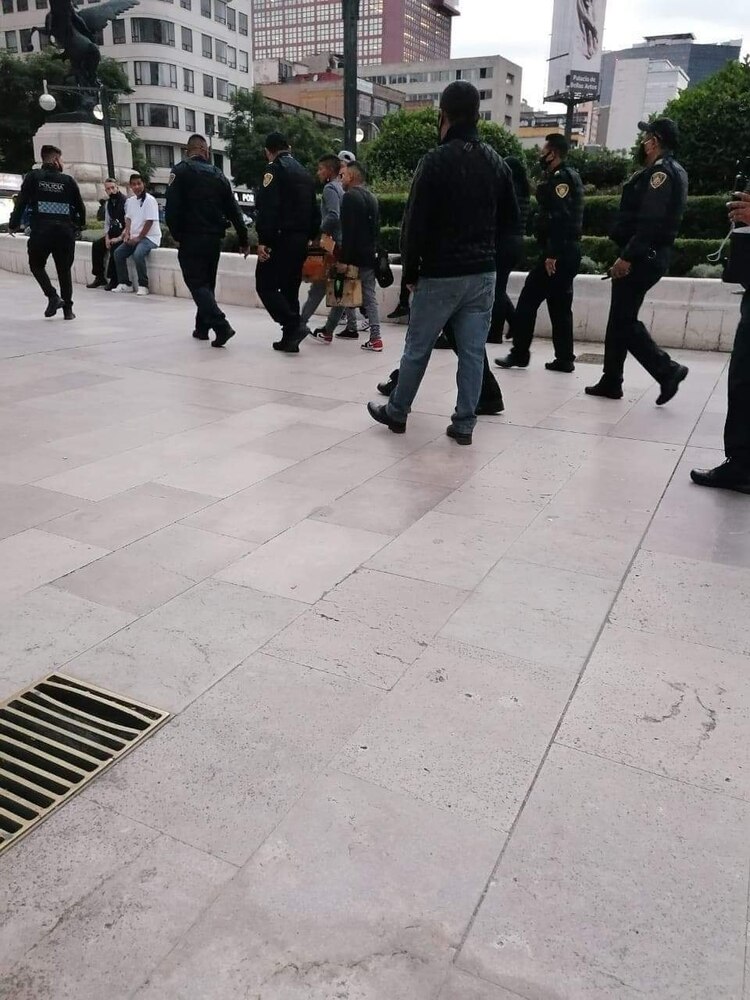 Boleros detenidos en Bellas Artes