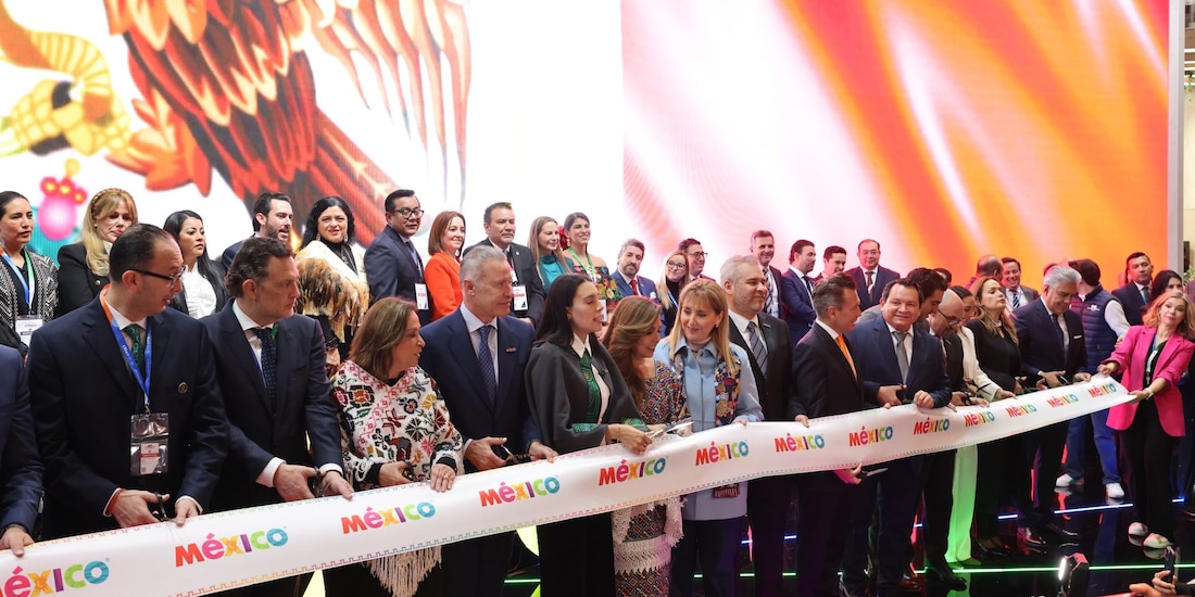 Gobernadores inauguran presencia en Fitur, ayer.