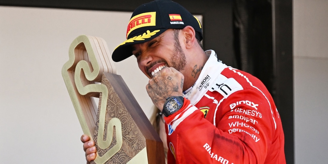 Lewis Hamilton celebra su triunfo en el GP de Barcelona-Cataluña de F1 con Ferrari