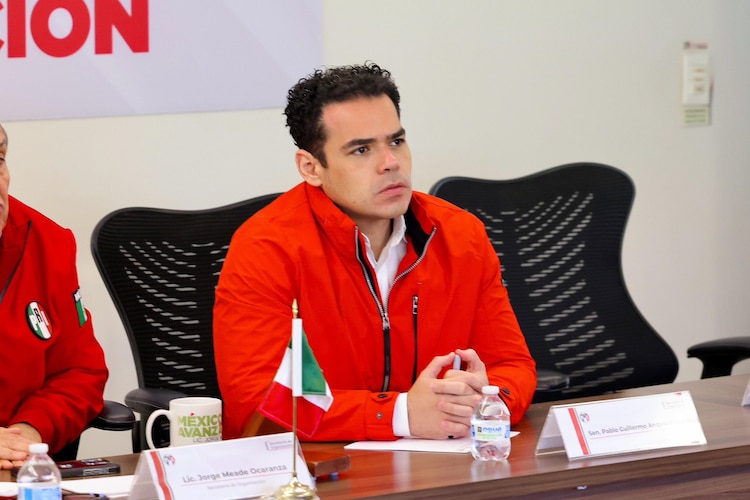 El senador Pablo Guillermo Angulo Briceño, del PRI.