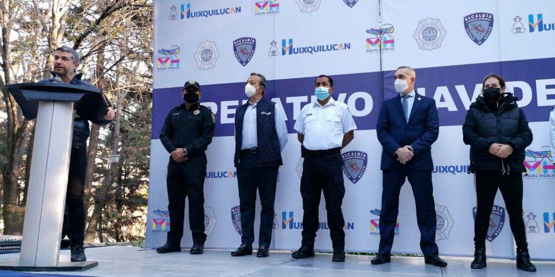 Mauricio Tabe, alcalde de Miguel Hidalgo, autoridades del municipio de Huixquilucan, Estado de México, y el alcalde de Cuajimalpa, Adrián Rubalcava