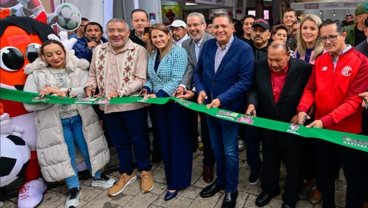 El gobierno estatal habilitó catorce puntos de encuentro masivo con pantallas gigantes para seguir las transmisiones en directo del conjunto nacional.