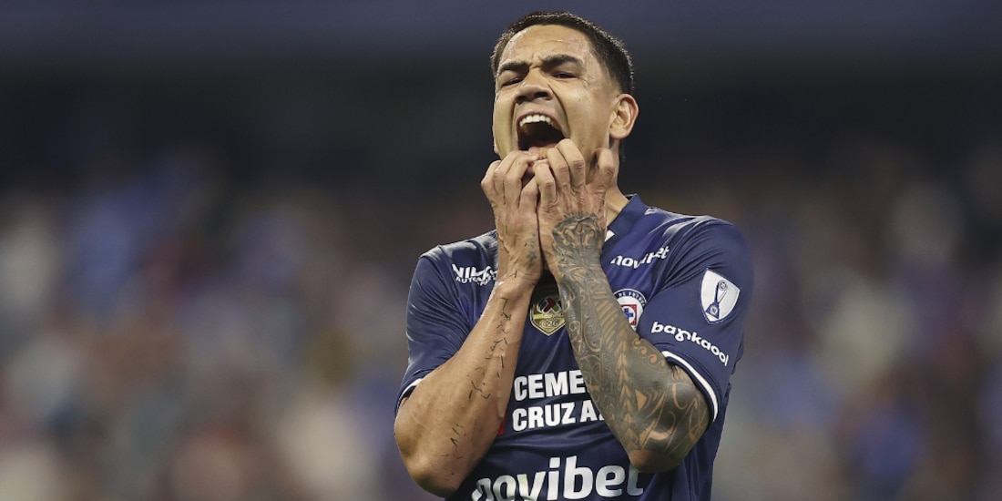 Cruz Azul aún no puede viajar a Miami por problemas en su avión.