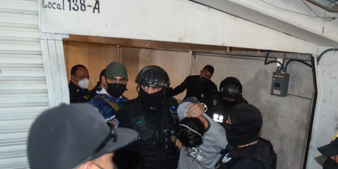 Elementos SSC realizaron un operativo en la Central de Abastos contra el narcomenudeo.
