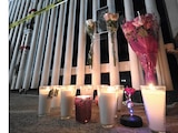 La SNTE despide a subdirectora de la secundaria # 13 con veladoras y flores, el jueves.