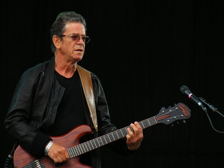 El cantautor Lou Reed, solista y líder de la influyente banda The Velvet Underground.