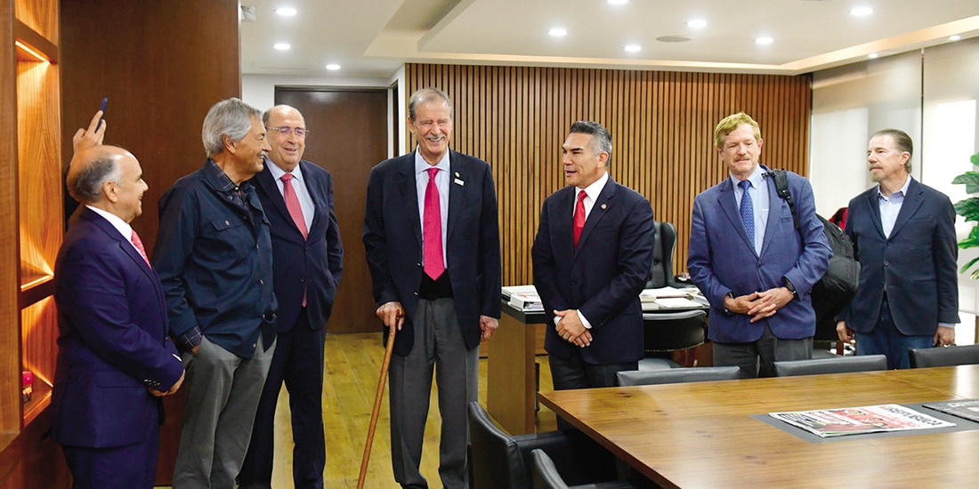 DE IZQ. a der.: Manuel Añorve, Rodolfo Elizondo, Humberto Moreira, Vicente Fox, Alejandro Moreno, Juan Carlos Romero Hicks y Juan Hernández, ayer