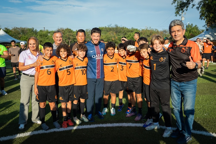 Estudiantes de nivel básico estrenan los espacios deportivos de primer nivel construidos previo al arranque de la Copa del Mundo 2026.