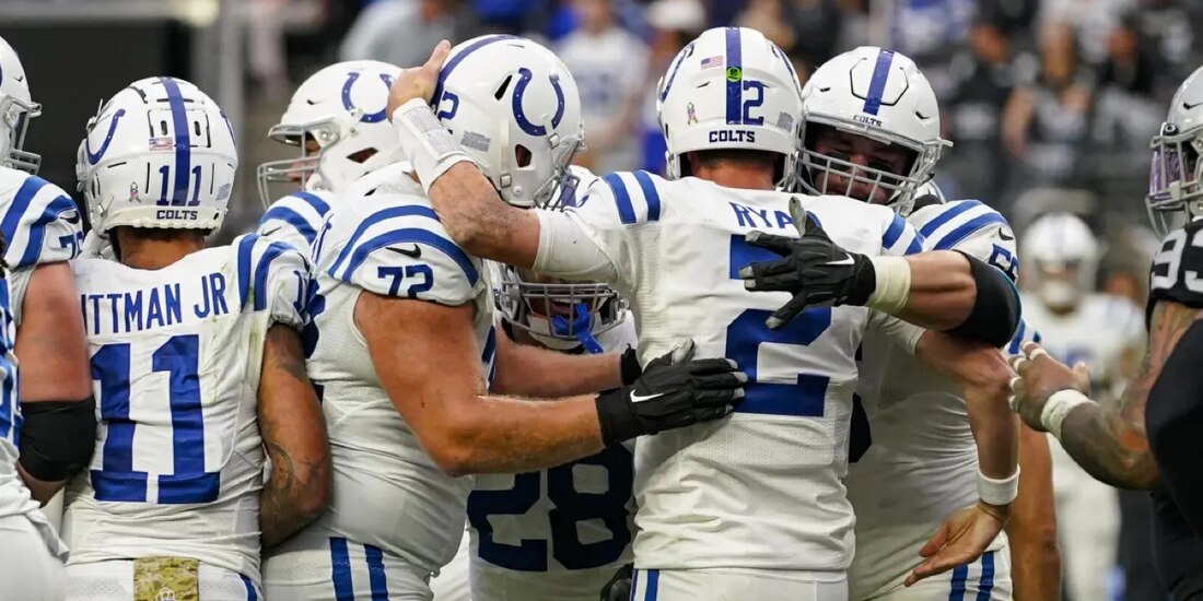 Indianapolis Colts celebrando un touchdown contra Las Vegas Raiders