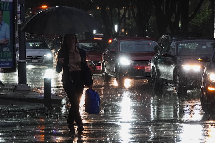 Las fuertes lluvias registradas en la capital han provocado inundaciones y encharcamientos en diversos puntos de la CDMX