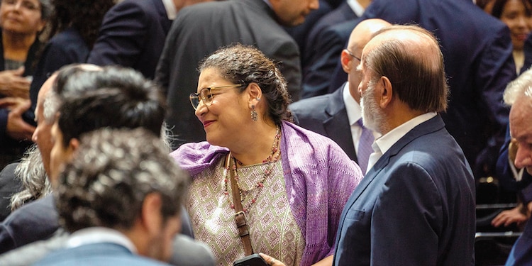 LA MINISTRA
Lenia Batres asistió
al Informe de la
Presidenta