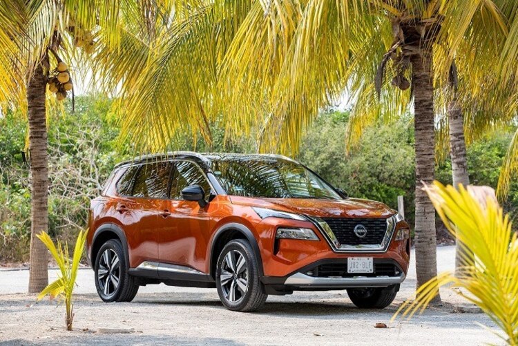 Brinda 187 caballos de fuerza y 243 lb-pie con un rendimiento de hasta 21.4km/l en manejo combinado.