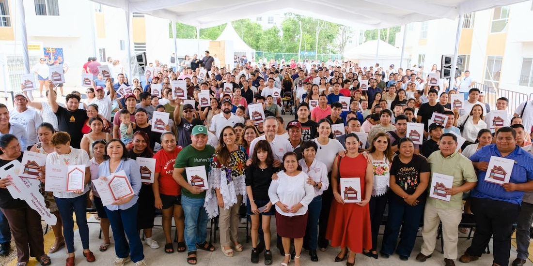 La gobernadora Mara Lezama con beneficiados.