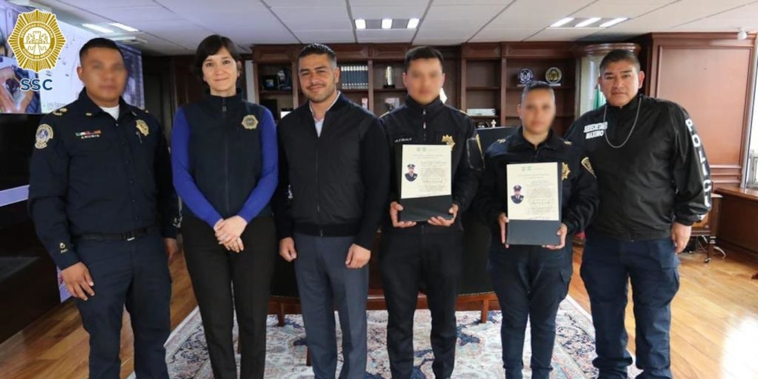 Ascienden a policías que frustraron asalto en Plaza Metrópoli.
