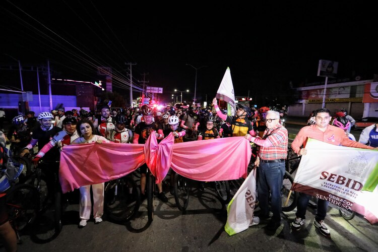 Más de 750 ciclistas de diversos clubes emprendieron el recorrido con destino al Malecón de Altata, Navolato.